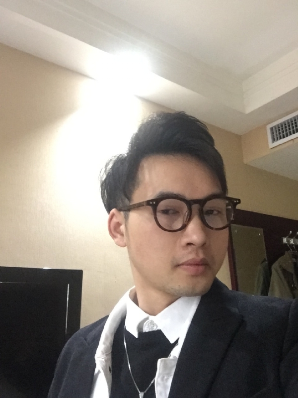 曾亮的第一张照片--兰州相亲服务中心