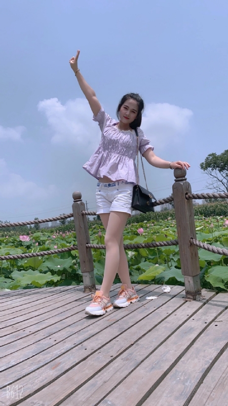 秋水伊人的第一张照片--兰州相亲服务中心