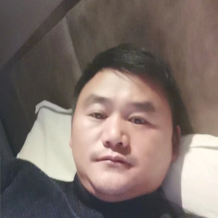 奔跑的第三张照片--兰州相亲服务中心
