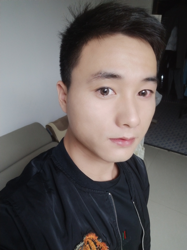 何凡的第三张照片--兰州相亲服务中心