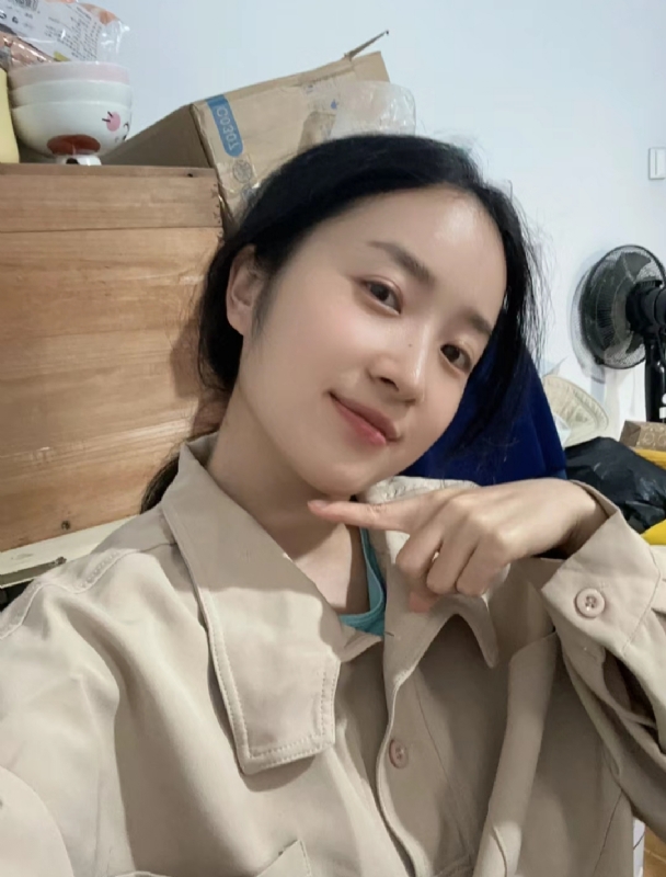 多喝热水的第二张照片--兰州相亲服务中心