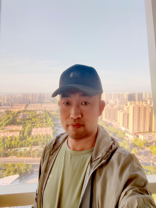 勇攀高峰的第二张照片--兰州相亲服务中心