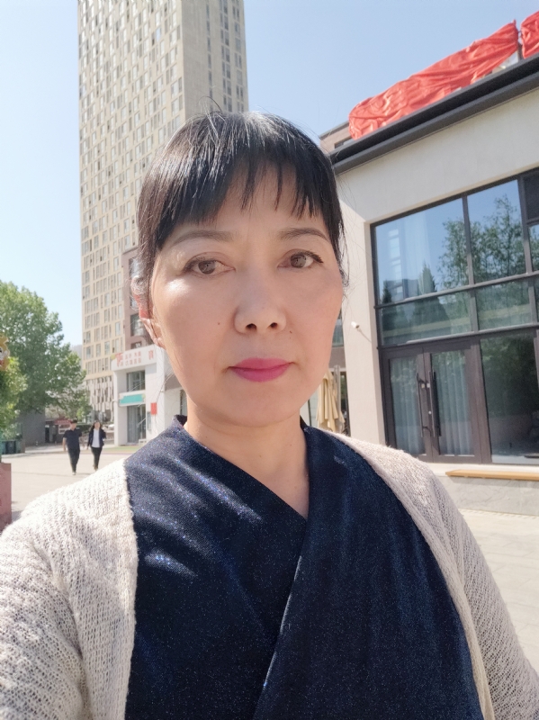 天山雪莲的第一张照片--兰州相亲服务中心