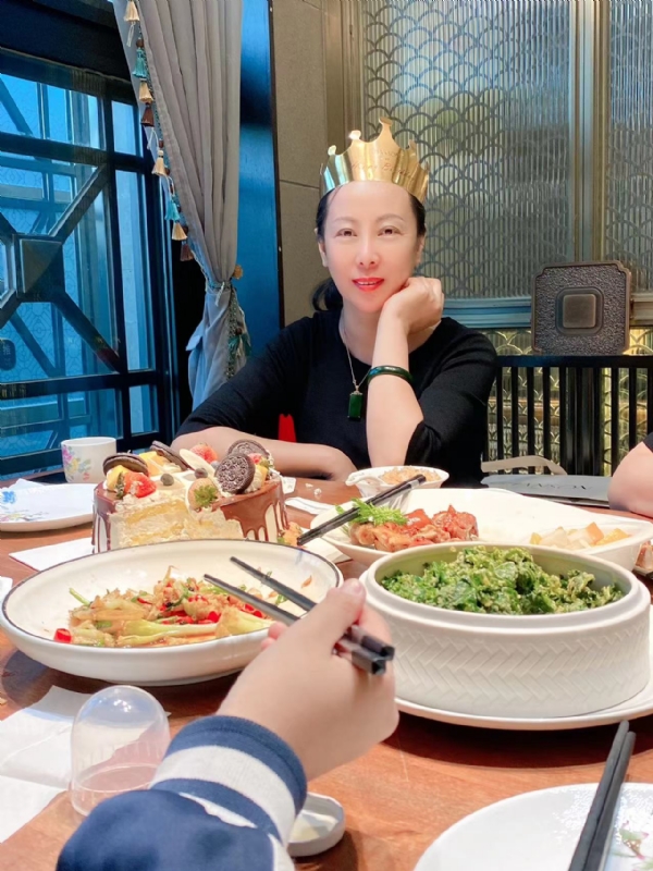 红红的第二张照片--兰州相亲服务中心