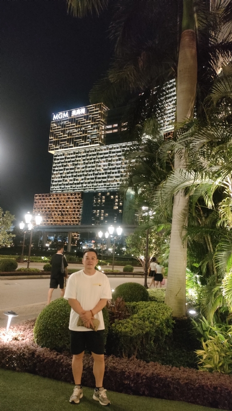熟悉的身影的第一张照片--兰州相亲服务中心