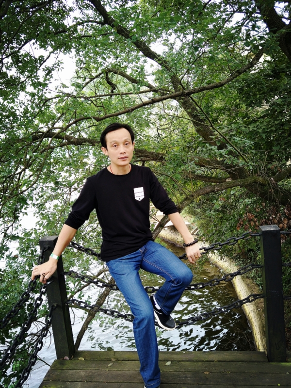 易进的第一张照片--兰州相亲服务中心