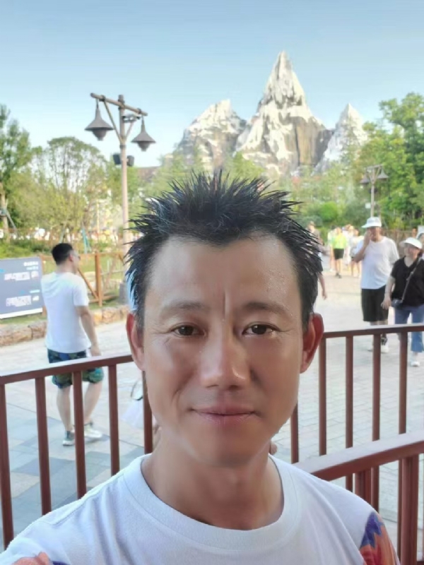 艾氏涂料博的第一张照片--兰州相亲服务中心