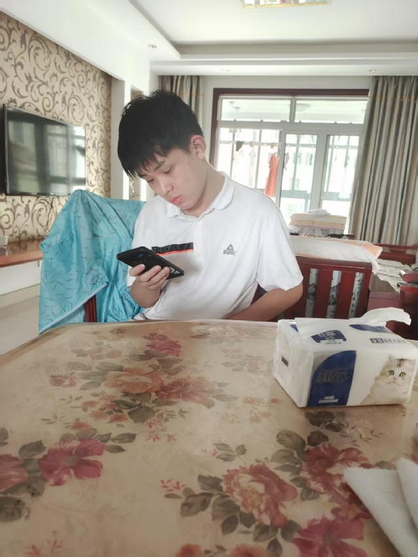 铁在烧的第一张照片--兰州相亲服务中心