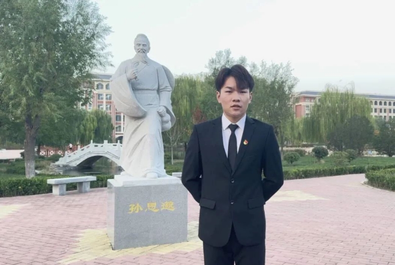 尚明月的第一张照片--兰州相亲服务中心