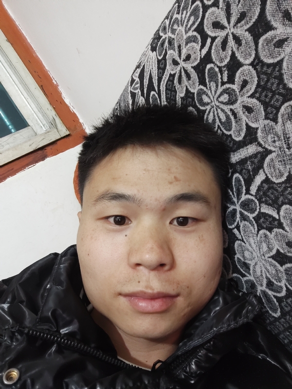 麒麟区幼儿园扛把子的第三张照片--兰州相亲服务中心
