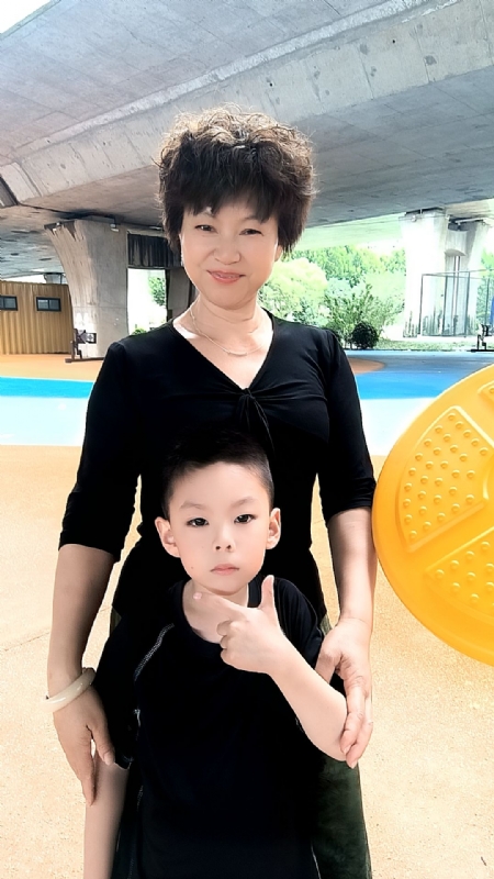 火凤凰的第一张照片--兰州相亲服务中心