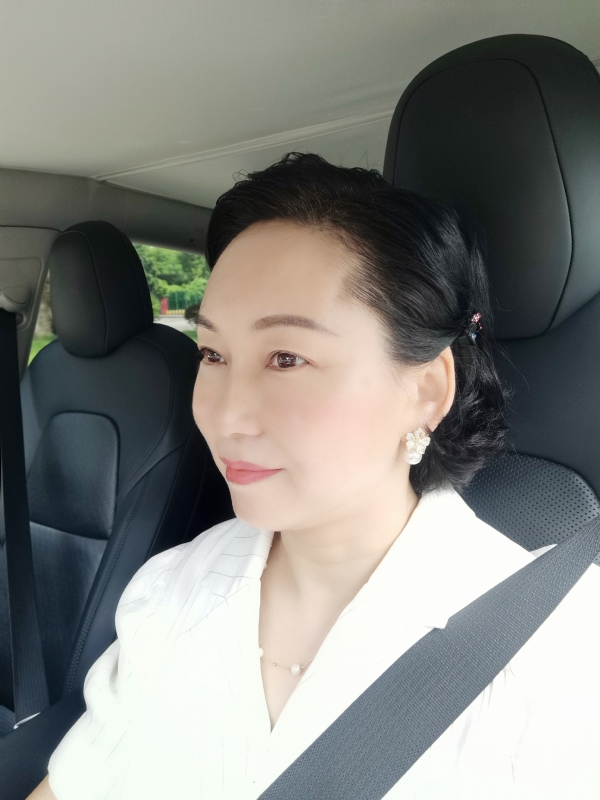 艳阳天的第一张照片--兰州相亲服务中心